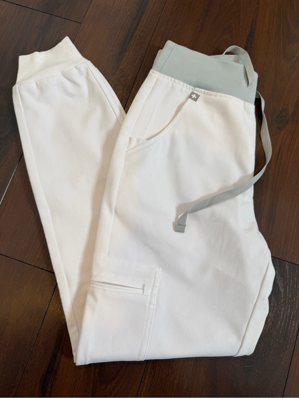 Figs XXS scrub jogger pants optic white grey pockets
